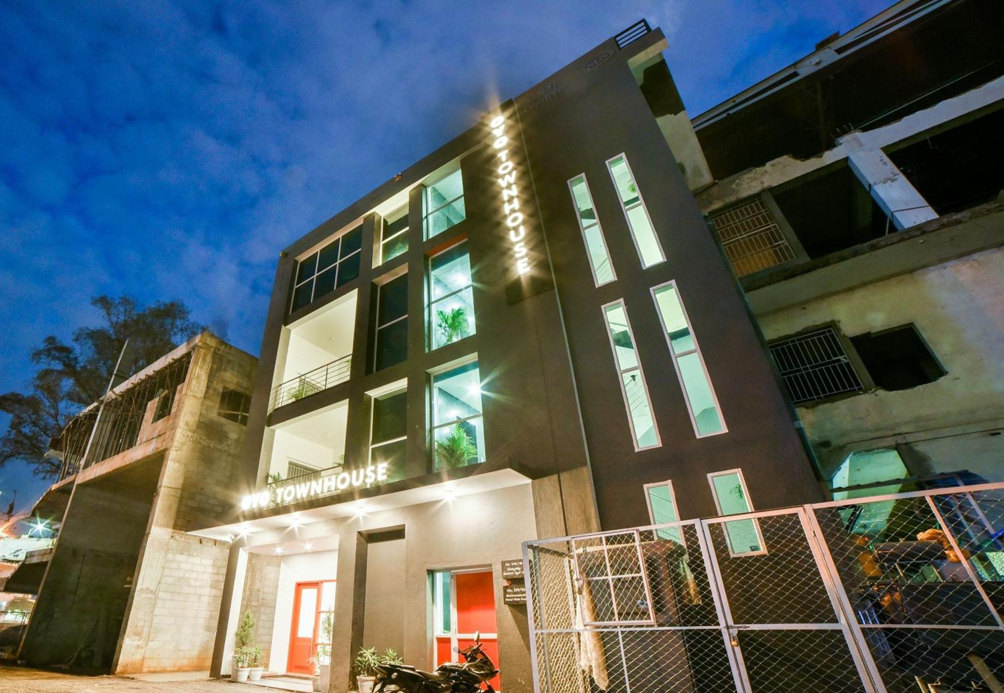 Super Townhouse Hosur Main Road Bommanahalli Near Gopalan Innovation Mall Bangalore Exterior foto