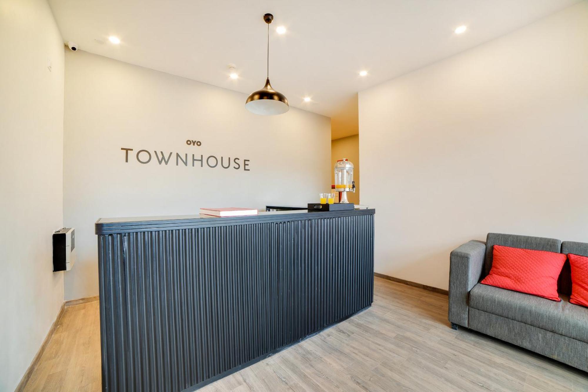 Super Townhouse Hosur Main Road Bommanahalli Near Gopalan Innovation Mall Bangalore Exterior foto