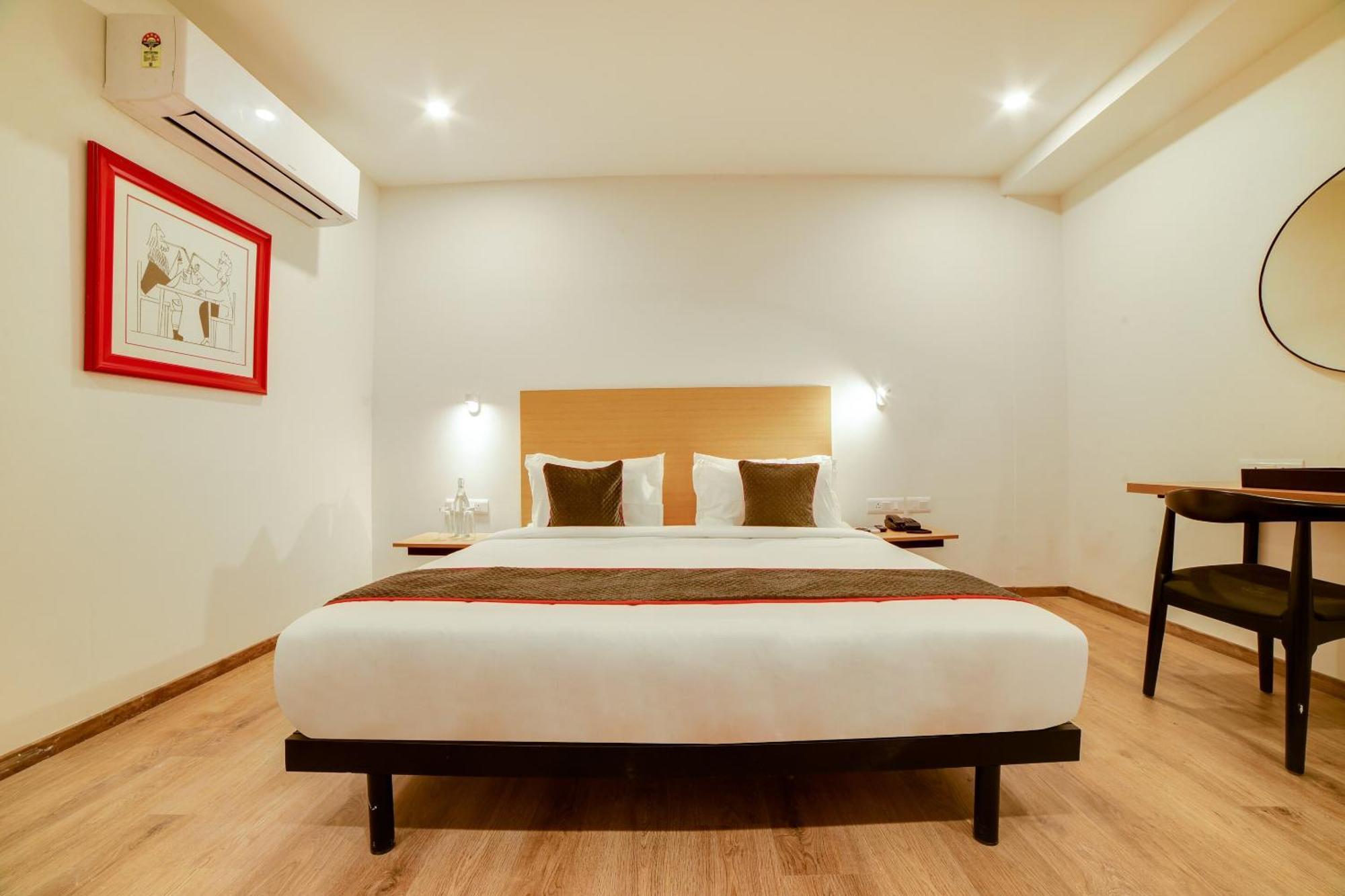 Super Townhouse Hosur Main Road Bommanahalli Near Gopalan Innovation Mall Bangalore Exterior foto