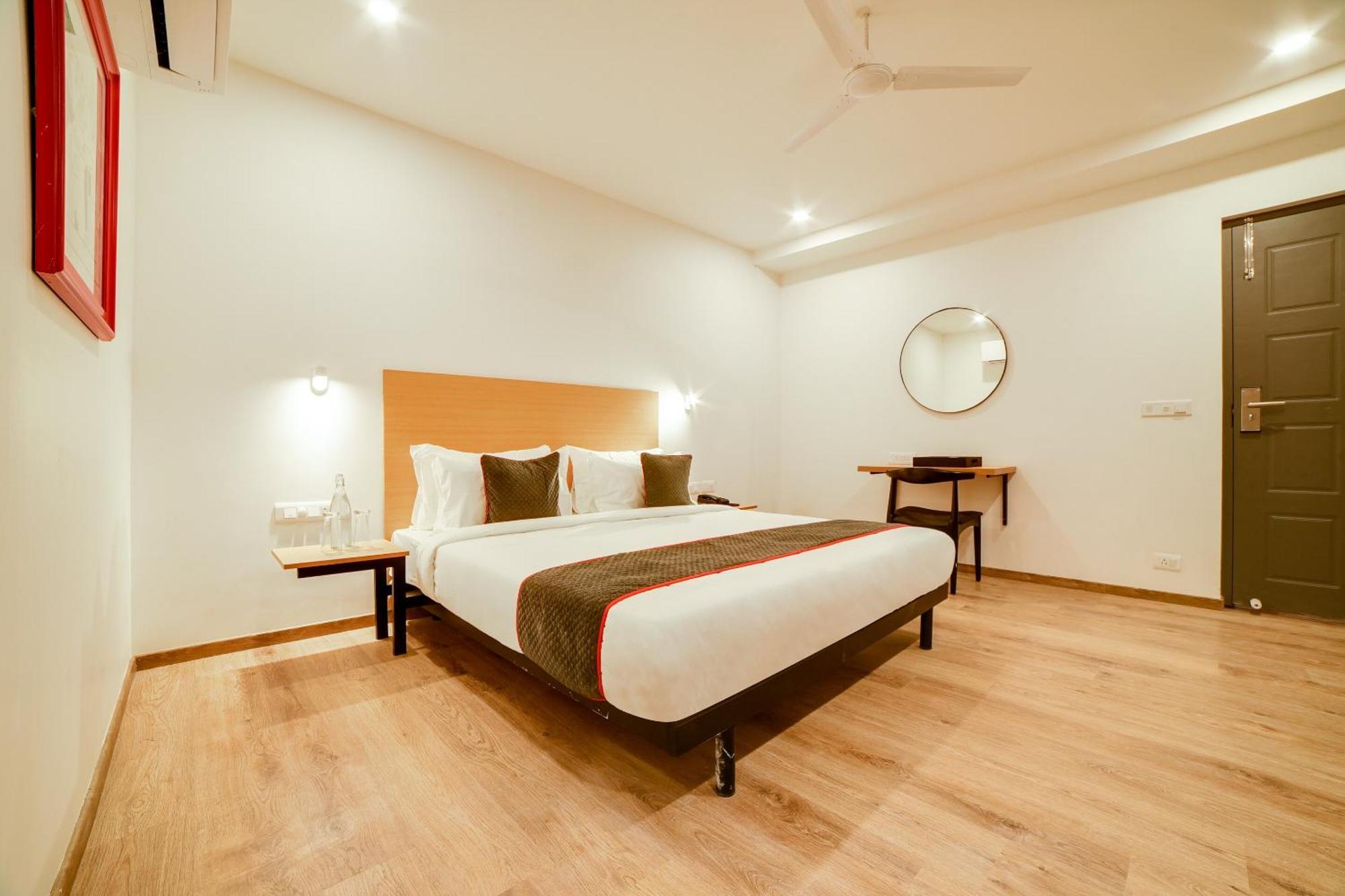 Super Townhouse Hosur Main Road Bommanahalli Near Gopalan Innovation Mall Bangalore Exterior foto