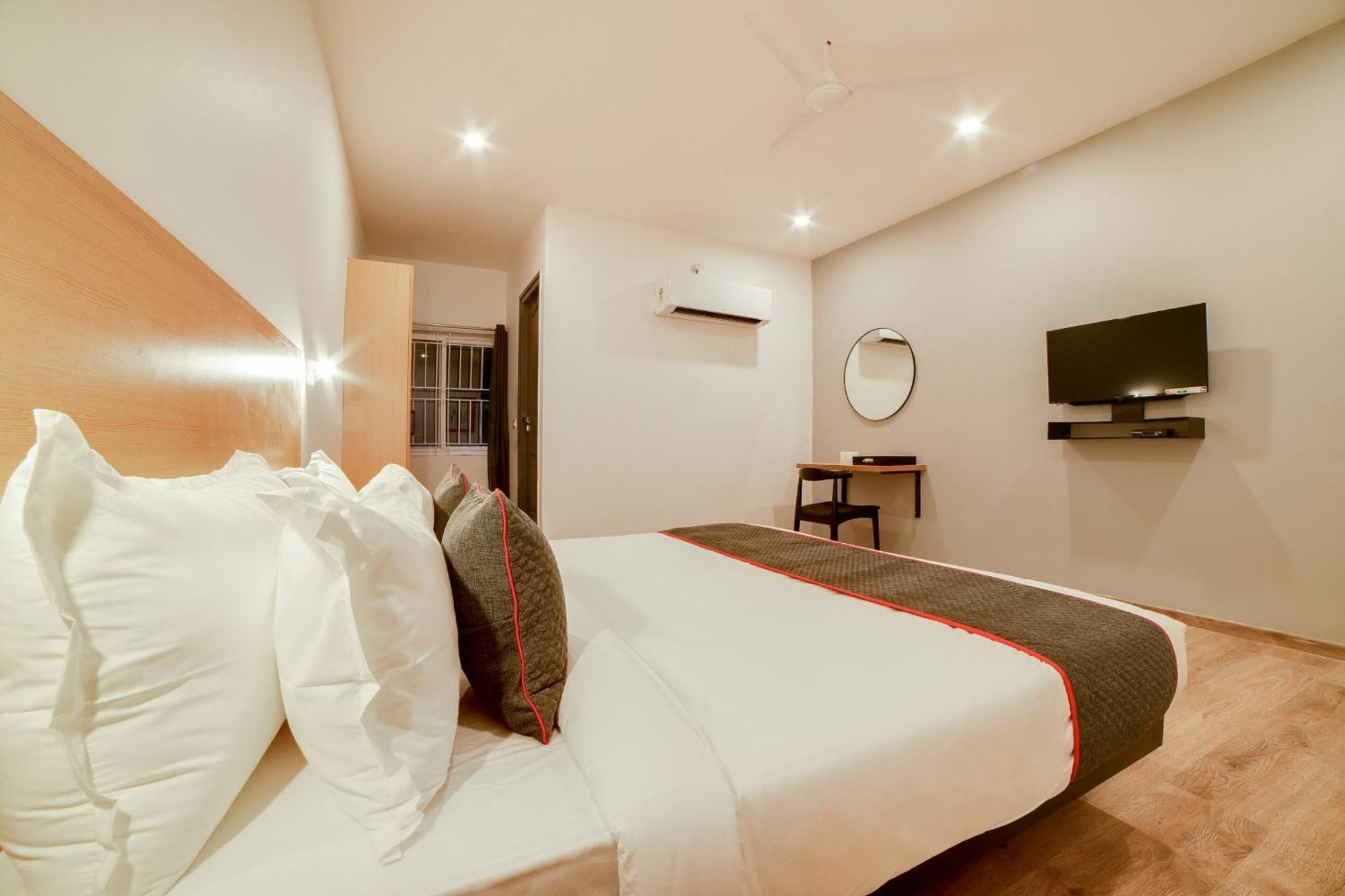 Super Townhouse Hosur Main Road Bommanahalli Near Gopalan Innovation Mall Bangalore Exterior foto